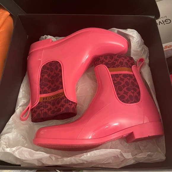 NWT Coach Rivington Rain Bootie in Bright Watermelon. Size 8 - Picture 3 of 8